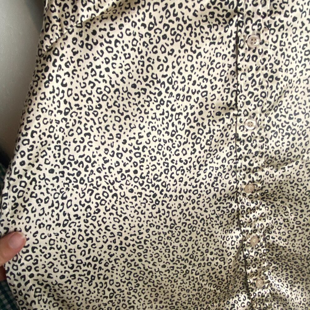 Japna Size L Silky Button Down Blouse Top Leopard Animal Print Neutral Mobwife - Picture 5 of 5